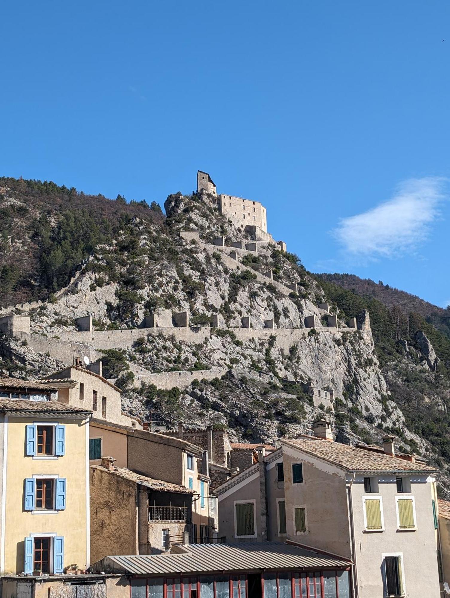 Duplex "La Belle Vue " Appartement Entrevaux Buitenkant foto