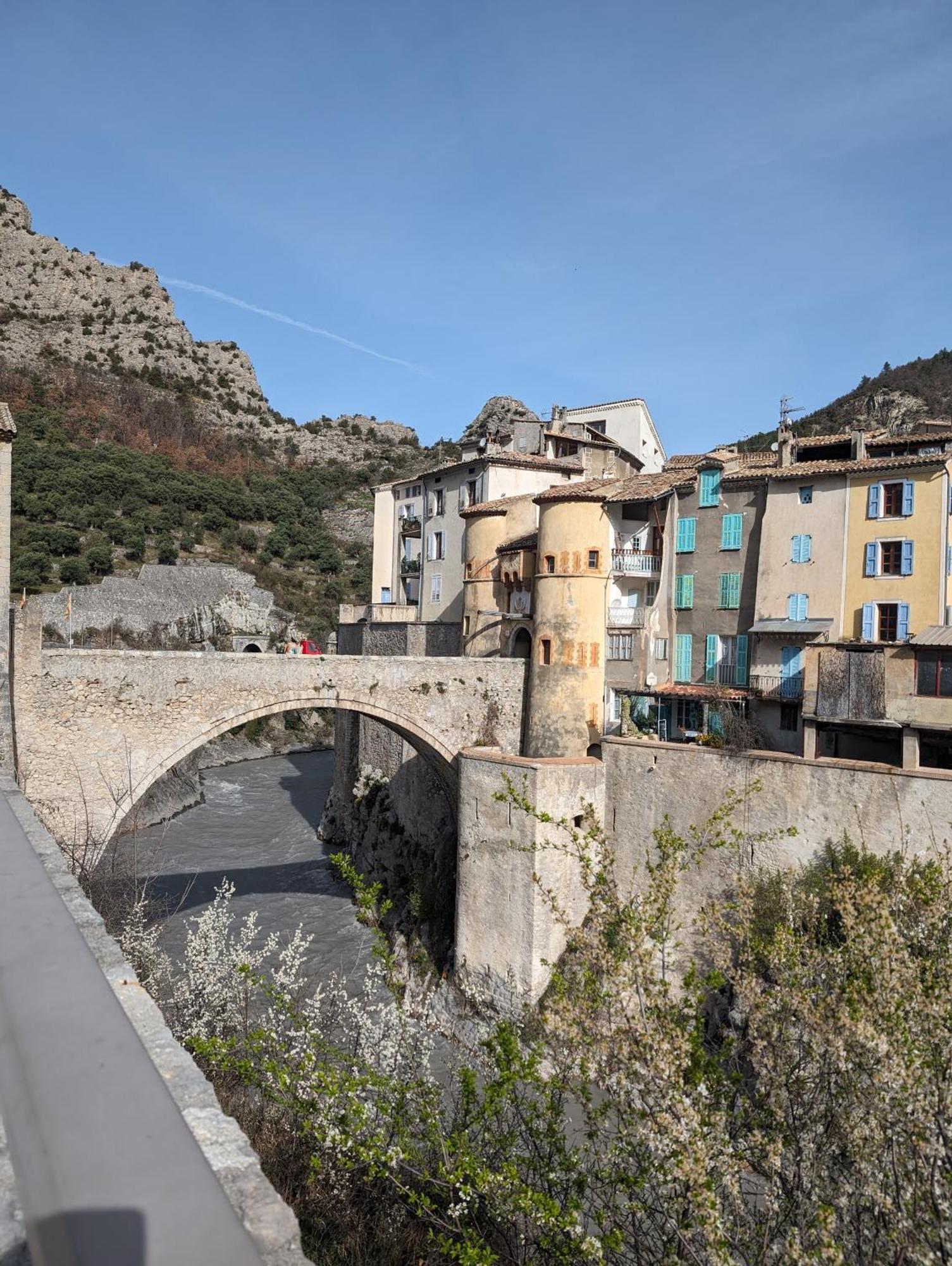 Duplex "La Belle Vue " Appartement Entrevaux Buitenkant foto