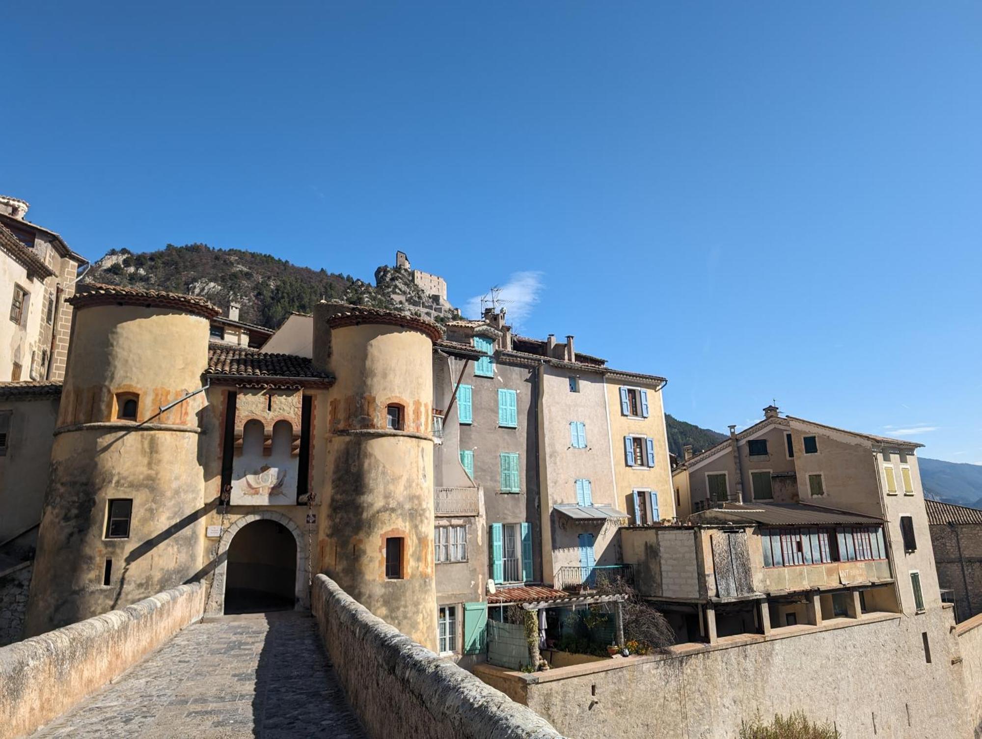 Duplex "La Belle Vue " Appartement Entrevaux Buitenkant foto